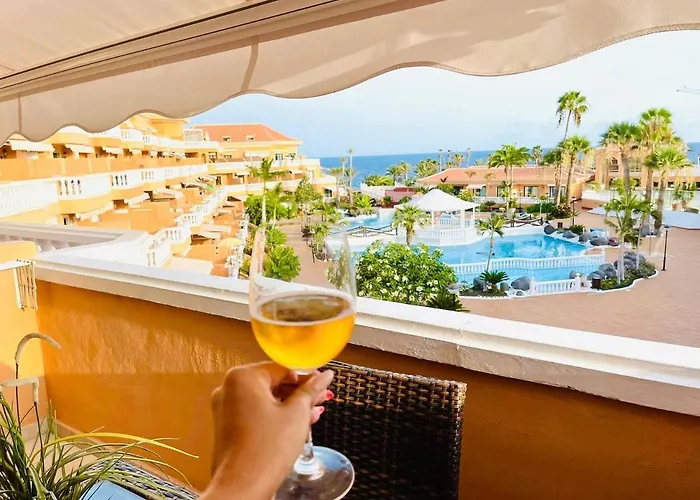 Royal Garden Sea Views By Deihu Experiences شقة