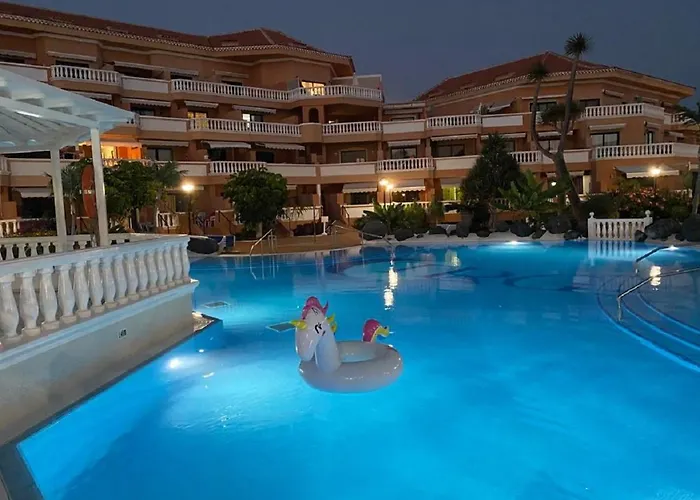 Royal Garden Sea Views By Deihu Experiences شقة