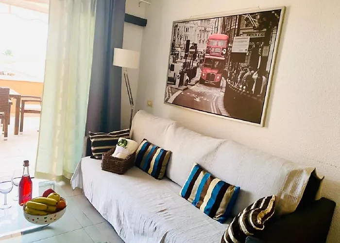 公寓 Royal Garden Sea Views By Deihu Experiences