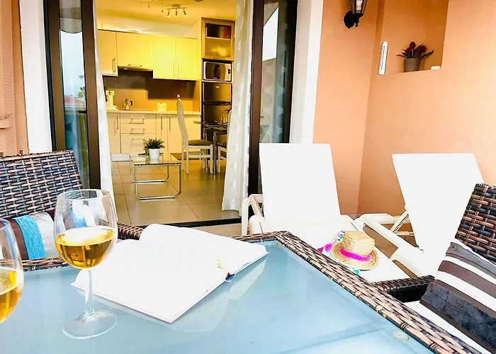 公寓 Royal Garden Sea Views By Deihu Experiences *